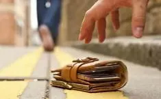 Ragusa, trova portafoglio con 2900 euro. Cinquantaduenne di origine marocchina lo consegna ai carabinieri