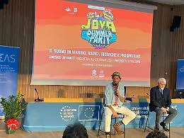 Jovanotti all&rsquo;universit&agrave; di Palermo tra quattrocento studenti: &laquo;La Sicilia &egrave; il centro dell'Europa, coltivate il futuro con la fatica&raquo;