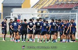 Catania, tre giorni al via: Longo studia l'undici