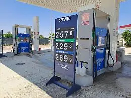 Carburanti carissimi: record storico per il gasolio a 2,24 euro litro. E la benzina &egrave; a 2,13