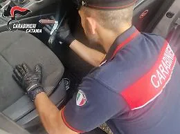 Alba movimentata a Bronte: i carabinieri due ladri trasfertisti. Da Gela al parco dell'Etna per svaligiare un appartamento