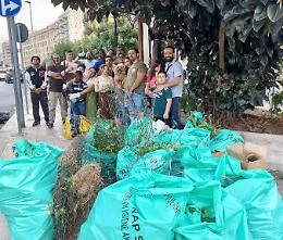 Giovani in azione: pulizia straordinaria e cittadinanza attiva intorno alla statua di Padre Pio
