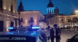 Comiso, fugge all'alt della polizia: fermato 23enne