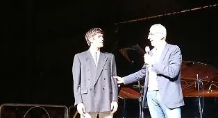 Ragusa, grande successo per il concerto di Giovanni Caccamo sul ponte di via Roma