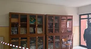 Edilizia scolastica buco nero a Vittoria, al Cannizzaro cede parte dell'intonaco al soffitto