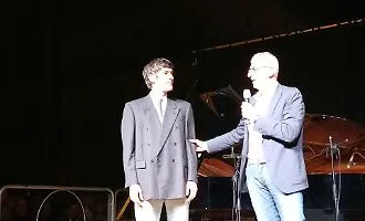 Ragusa, grande successo per il concerto di Giovanni Caccamo sul ponte di via Roma