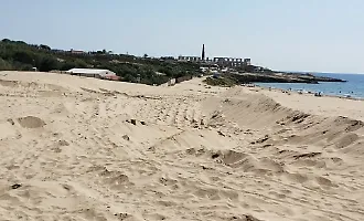Lavori con le ruspe sulle dune di Sampieri, &egrave; protesta
