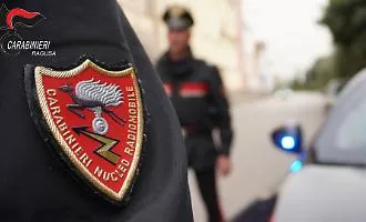 Vittoria, 28enne in stato di alterazione psicofisica aggredisce i carabinieri: arrestato