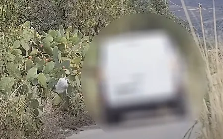 Chiaramonte, sorpreso mentre abbandona rifiuti dal furgone in movimento