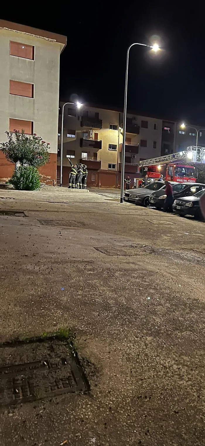 Vittoria, cadono calcinacci dai balconi delle case popolari di Fanello