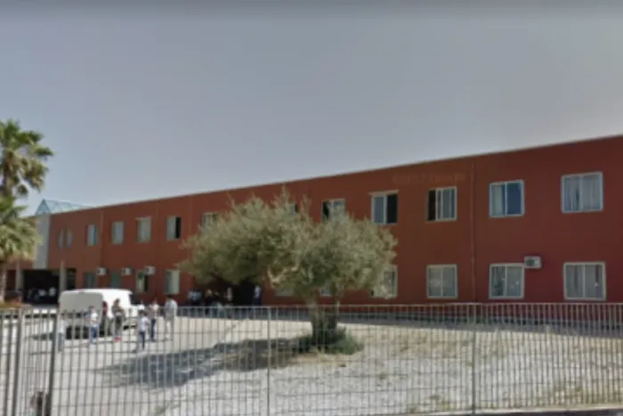 I soliti ignoti hanno portato via poco o nulla. In compenso hanno devastato gli interni