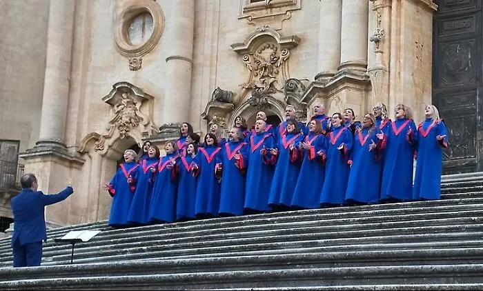 La Modica Gospel Academy interpreta "The Fear of the Lord" al duomo di San Giorgio: inno di fede e speranza