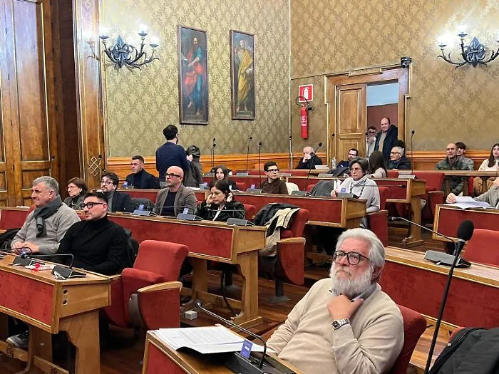 Ragusa, il Consiglio comunale in scena tra la solidariet&agrave; a Bitetti e l'ingresso di Flaccavento