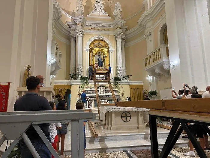 Giarratana, la "Scinnuta" del simulacro del patriarca un momento di grande suggestione