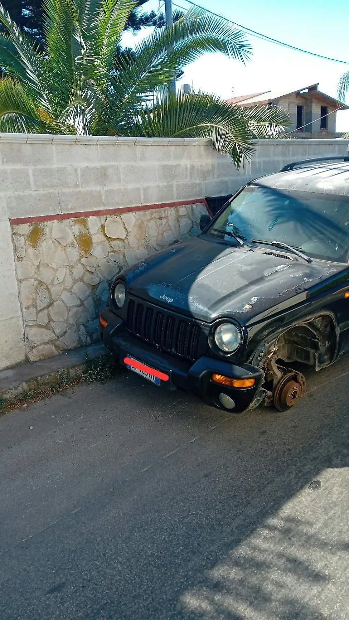 Scoglitti, incidente autonomo a Zafaglione: perde il controllo dell'auto e finisce fuori strada