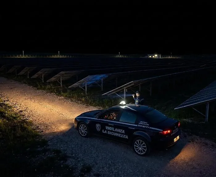 Campi fotovoltaici nel mirino dei ladri, sventato un furto a Comiso
