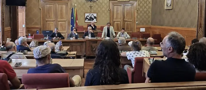 Erosione costiera a Punta di Mola (Marina di Ragusa), il comitato incontra l'amministrazione comunale