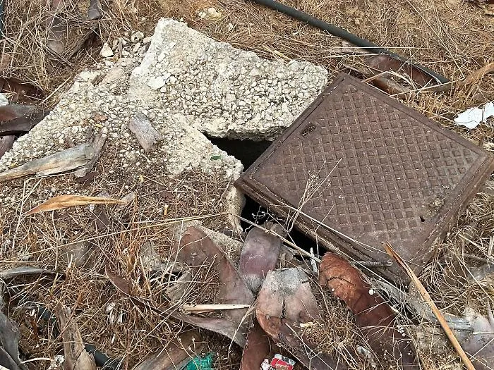 Pozzallo, la denuncia di Pisana: "Tombini sistemati male, sono un pericolo per i pedoni"