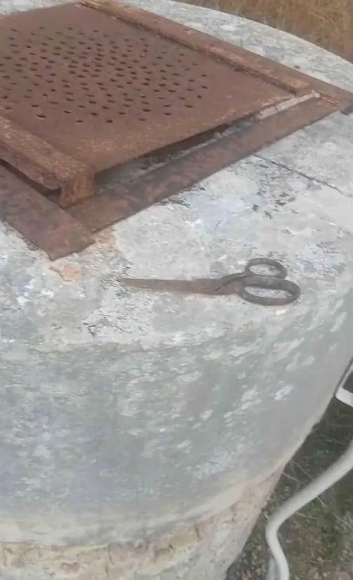 Vittoria borderline, una forbice arrugginita e cavi tranciati al serbatoio di via dei Fanti