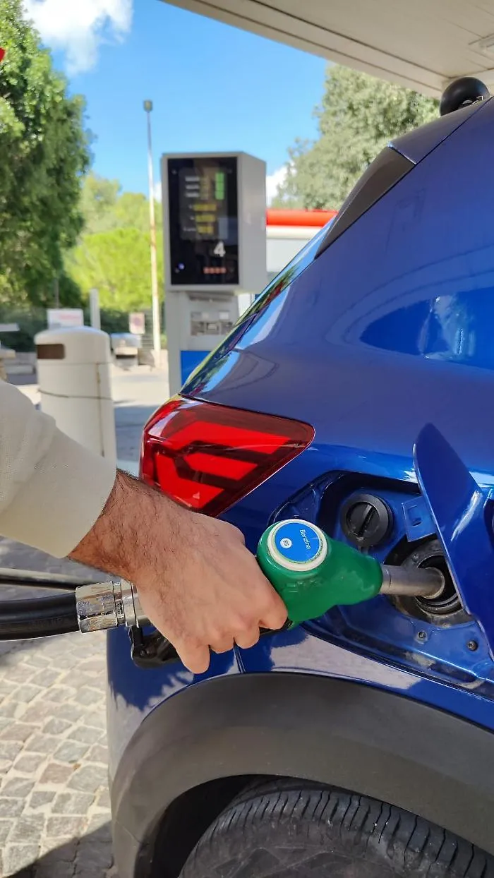 Vittoria, addetto a un distributore di carburante condannato per truffa aggravata