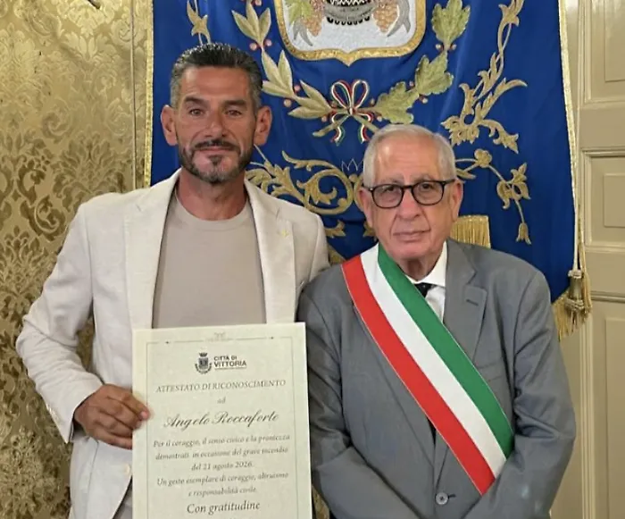Vittoria ha premiato l'eroe per caso Angelo Roccaforte