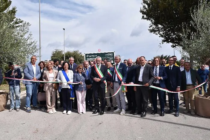 Ragusa, apre la Fam: taglio del nastro con l'autorit&agrave;