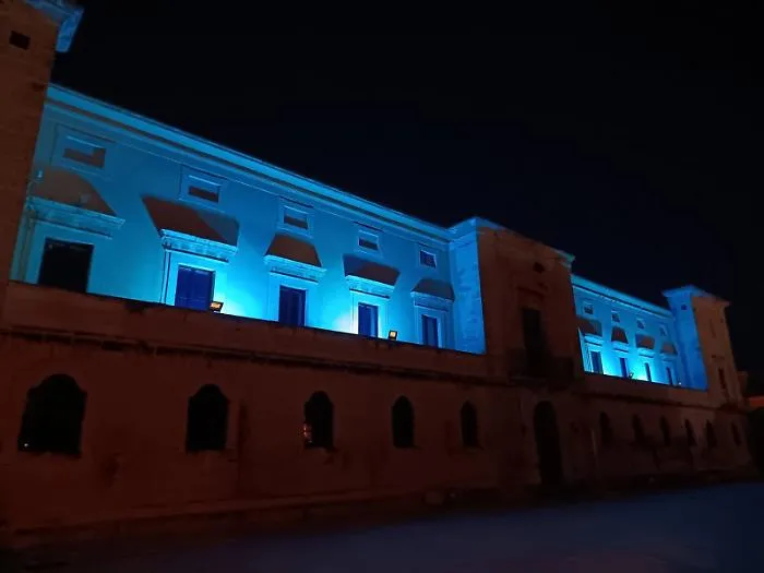 Acate si illumina di blu per la Settimana nazionale della dislessia