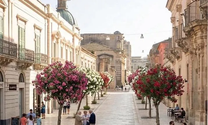 Riapertura di via Roma a Ragusa, monta il dibattito