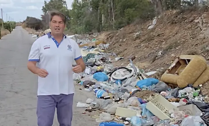 Vittoria, in contrada Berdia gli zozzoni sono di casa